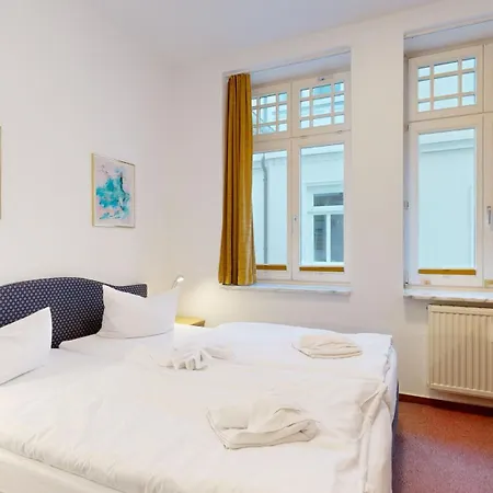 Fewo Direkt Am Strand Mit Meerblick, Villa Sirene, Binz Daire *