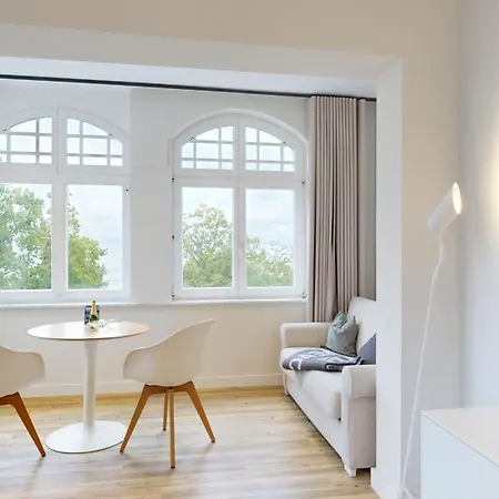 Fewo Direkt Am Strand Mit Meerblick, Villa Sirene, Binz Lägenhet